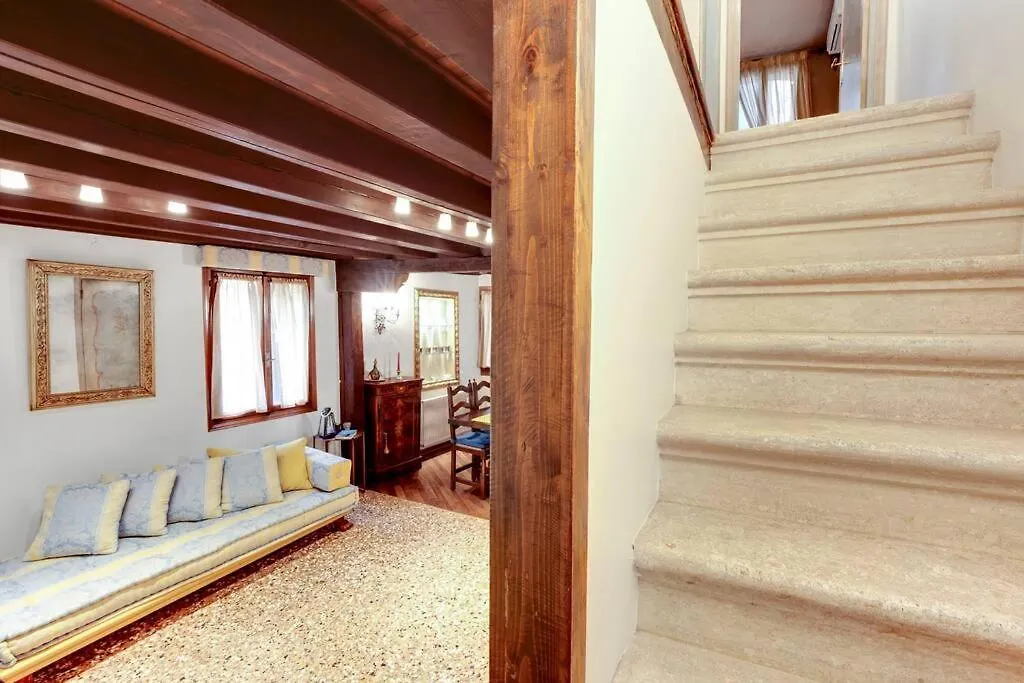 Ca Dei Zoti3 With Luggage Room Venice Apartment